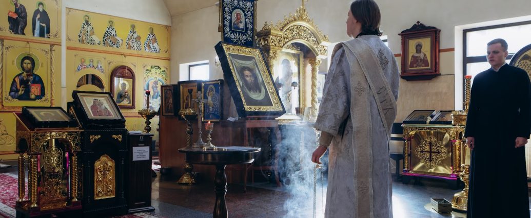 У Київській духовній академії і семінарії провели заупокійну службу за жертвами російського удару