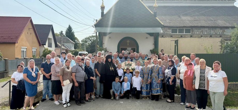 У Сваляві на Закарпатті освятили престол храму на честь Нерукотворного Спаса