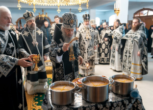 КИЇВ. Предстоятель УПЦ звершив Літургію Передосвячених Дарів та освятив коливо у Феофанії