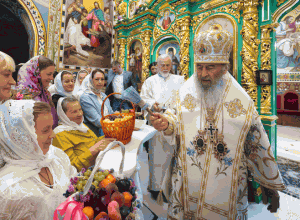 КИЇВ. Предстоятель УПЦ звершив святкову літургію у Києво-Печерській Лаврі у день Преображення Господнього