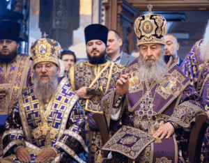 КИЇВ. Предстоятель УПЦ звершив святкові богослужіння з нагоди Воздвиження Хреста Господнього