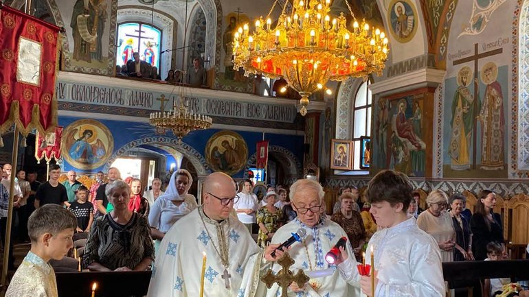 У храмах Українського Православного Вікаріату в Румунії відбулися молебні за мир в Україні
