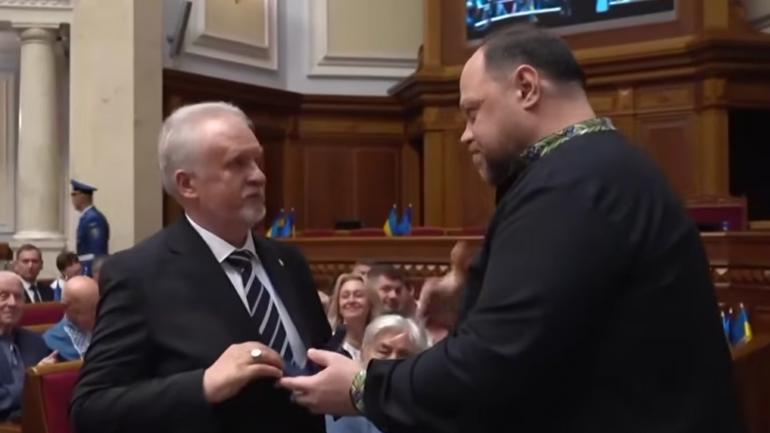 Стефанчук нагородив єпископа ПЦУ відзнакою «Засновник сучасної держави України — народний депутат»