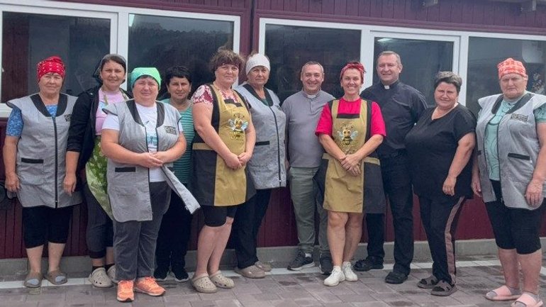 На Рівненщині за підтримки Ватикану запрацювала волонтерська кухня для бійців ЗСУ