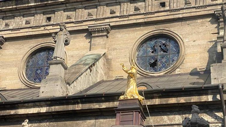 У Львові за підтримки Світового фонду пам’яток відреставрують вітражі храму, пошкоджені окупантами