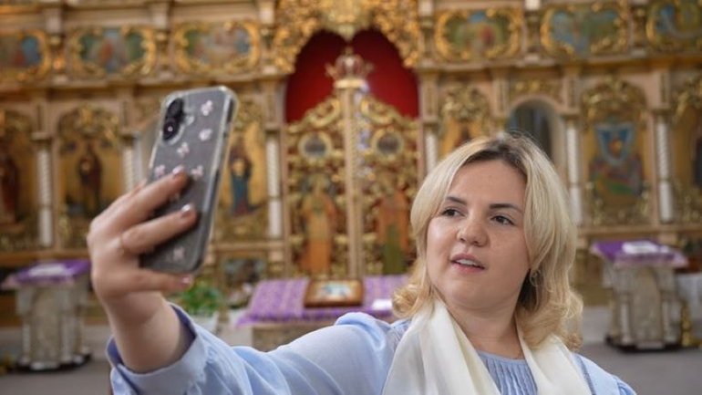 Половина мільйона переглядів: як дружина хмельницького священника ПЦУ стала популярною блогеркою