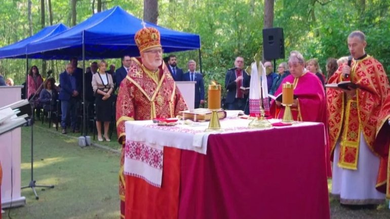 Молитовне вшанування українців, жертв операції «Вісла», на місці колишнього табору в Явожні