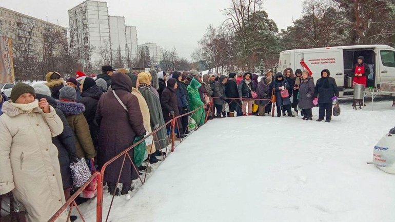 Благодійна місія Католицької Церкви в Англії та Уельсі допомагає українцям готуватися до складних зимових місяців