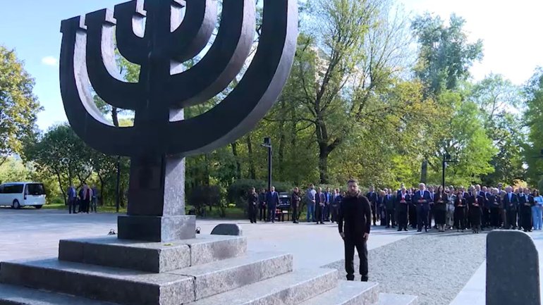 Зеленський вшанував пам’ять жертв масових розстрілів у Бабиному Яру