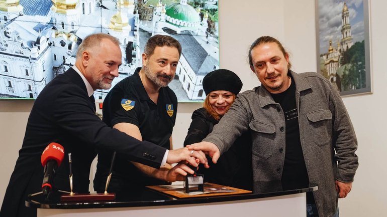 До столітнього ювілею Києво-Печерської лаври Укрпошта презентувала поштову марку