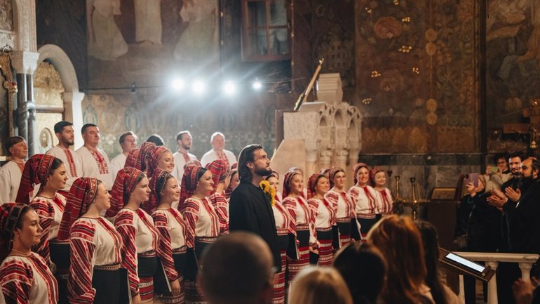 Хор імені Верьовки виконав Літургію Кирила Стеценка у Києво-Печерській лаврі