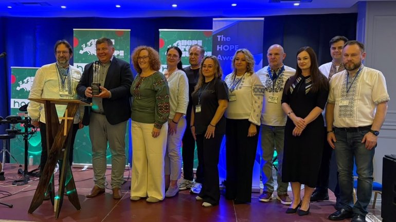Українські протестантські Церкви отримали європейську нагороду Hope Award за служіння під час війни