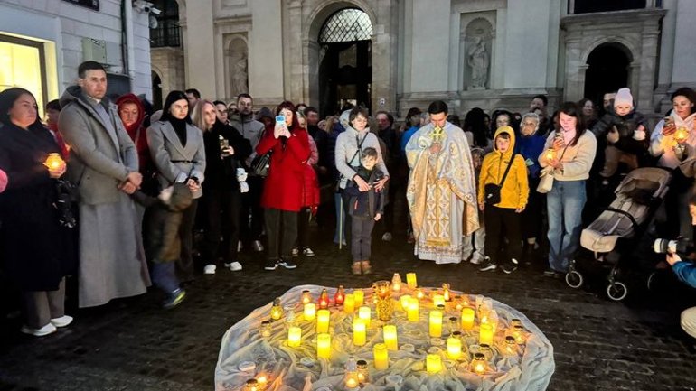 У Львові вшанували пам'ять дітей, які померли під час вагітності чи невдовзі після народження