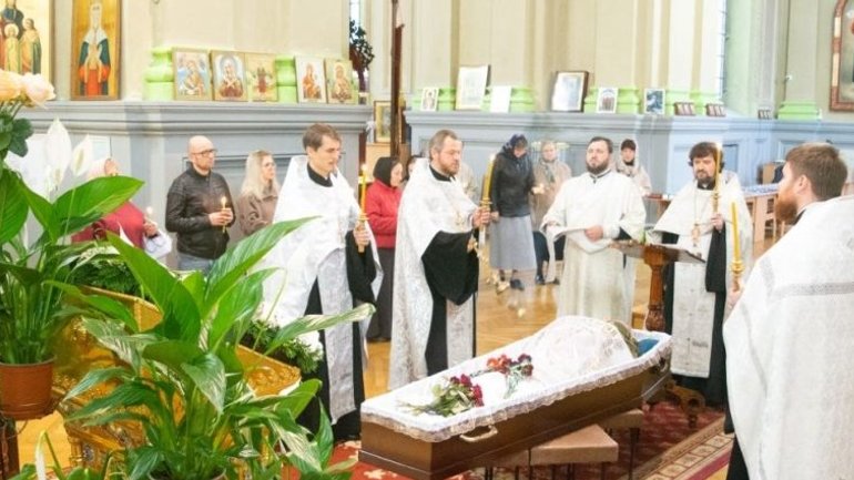 У Сумах попрощалися із загиблим захисником України — батьком священника УПЦ МП