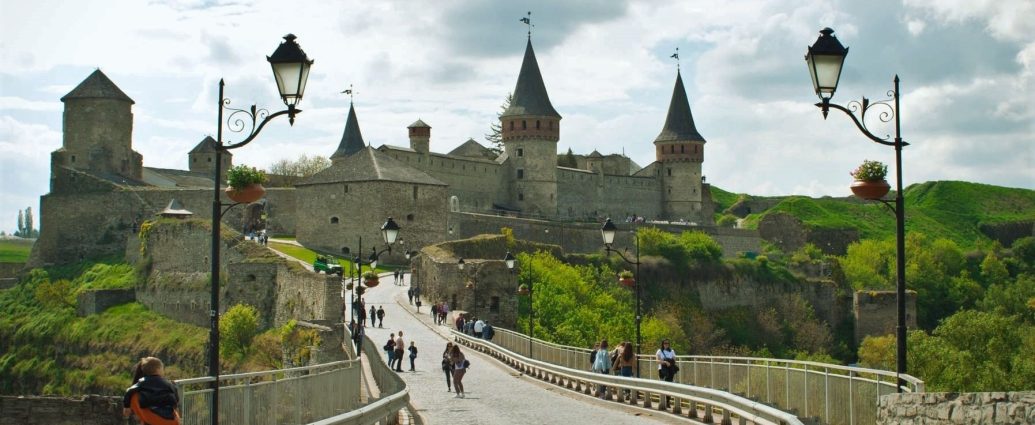 Стан історичних пам'яток України викликає тривогу на тлі уваги чиновників до розважальних заходів