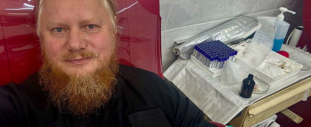 Архієпископ Іона разом із вірянами УПЦ у Києві стали донорами для ЗСУ