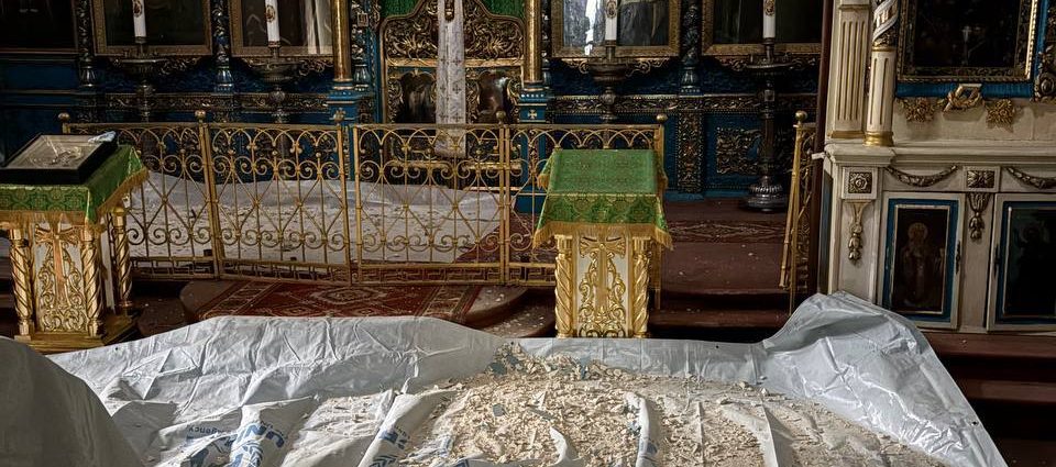 У Херсоні ворожий обстріл пошкодив три святині УПЦ