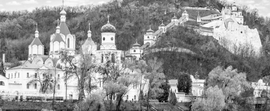 Напад на Святогірську лавру: вбито ченця та поранено двох людей (оновлено)