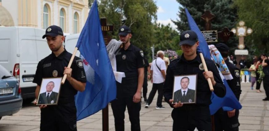 У Павлограді попрощалися з двома поліцейськими, життя яких обірвав ворожий удар
