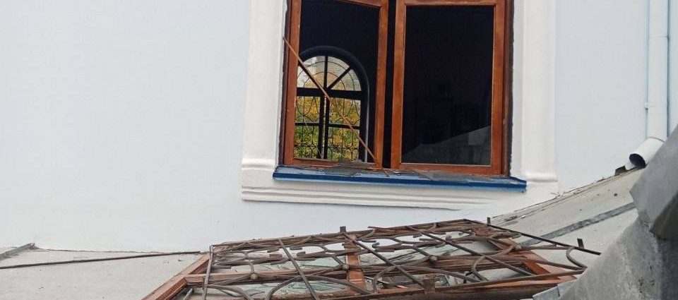 Внаслідок російського авіаудару пошкоджено Знаменський храм у Херсоні